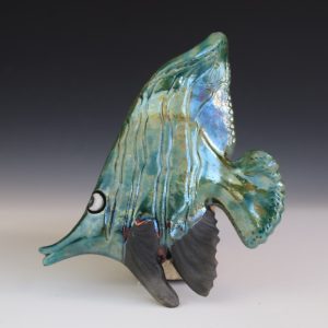 Medium Needlenose (swimming left)